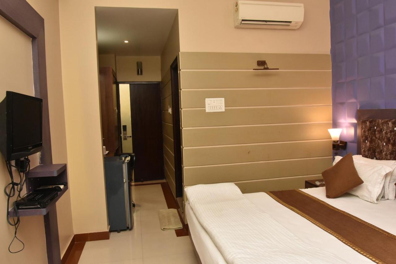 Hotel Vibhav Harsh Varanasi Exterior photo